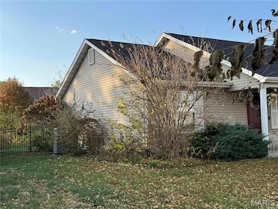 521 Jeffrey Pine Ct, O Fallon, IL 62269 - photo 3