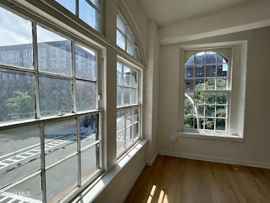3D Bedroom 1 (Right)