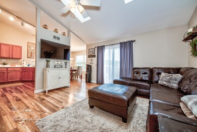 22 Sierra Ct, Lake In the Hills, IL 60156 - photo 5