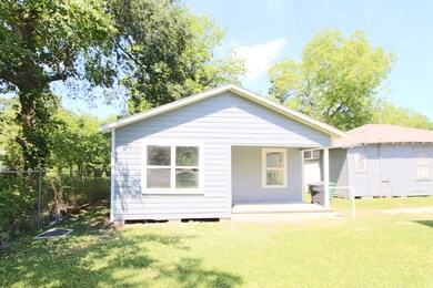 1211 Homer St, Houston, TX 77091 - photo 2