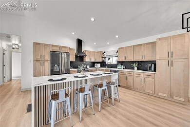 797 E Parkrose Dr, Pueblo, CO 81007 - photo 2