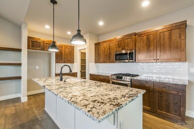 4098 SW Badger Ct, Redmond, OR 97756 - photo 4