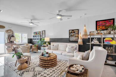 LIVING ROOM (2)
