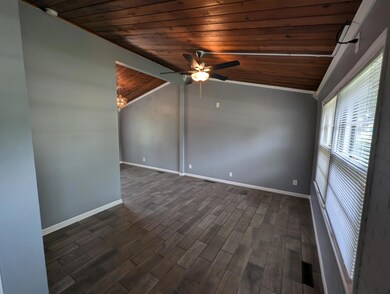 802 N Glenwood Ave, Griffith, IN 46319 - photo 7