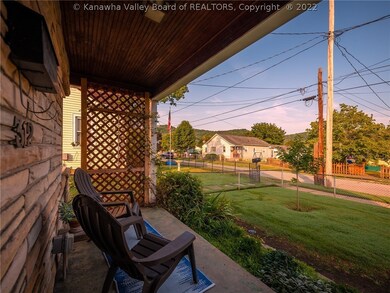 312 21st St, Dunbar, WV 25064 - photo 4