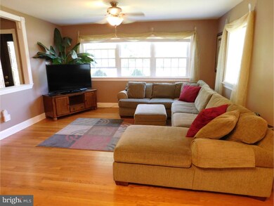 28 Center Ave, Burlington, NJ 08016 - photo 3