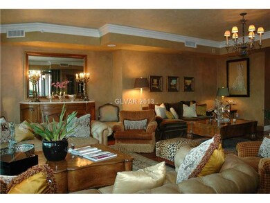 Living Room. LIVING ROOM/ GREAT ROOM-BRAZILIAN CHE