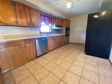 2690 19th St, Columbus, IN 47201 - photo 5