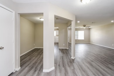 12727 Rockford Dr, Houston, TX 77048 - photo 3