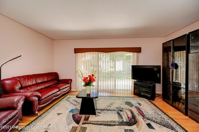 A6C9B326-25E5-43D8-8B75-0957D6494041