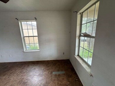 453 N Mccampbell St, Aransas Pass, TX 78336 - photo 4