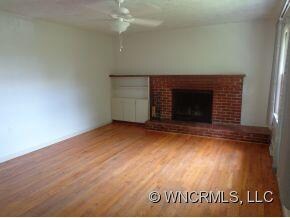 HW floors, FP, built- ins
