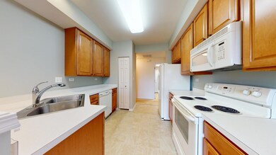 699 Pointe Dr unit 14I, Crystal Lake, IL 60014 - photo 7