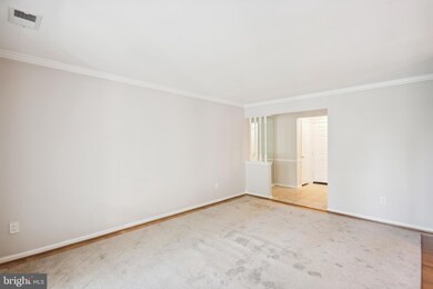 5717 Brewer House Cir unit 202, Rockville, MD 20852 - photo 3