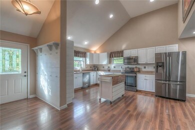 13822 Midland Dr, Shawnee, KS 66216 - photo 2