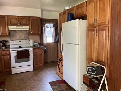 15922 Vale St, East Liverpool, OH 43920 - photo 7