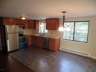 203 Acorn Ct, Bushkill, PA 18324 - photo 7