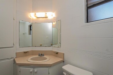 301 Bennie Ln, Grand Prairie, TX 75051 - photo 6