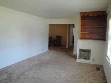 1304 Mcarthur St, Manchester, TN 37355 - photo 4