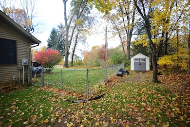 32890 Robin Rd, Paw Paw, MI 49079 - photo 6