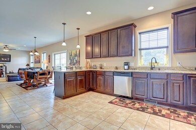 9390 Lindale Ave, Greencastle, PA 17225 - photo 4