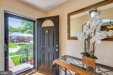 2211 Westview Dr, Silver Spring, MD 20910 - photo 2