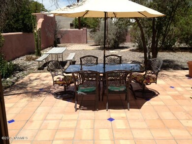 6th st back patio