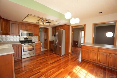 327 Selkirk Dr, North Tonawanda, NY 14120 - photo 3