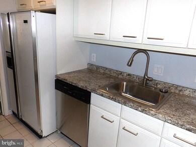 3801 Canterbury Rd unit 603, Baltimore, MD 21218 - photo 4