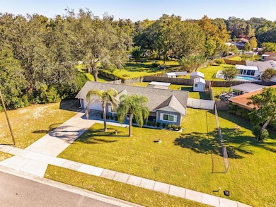 34220 Black Bass Cir, Fruitland Park, FL 34731 - photo 3