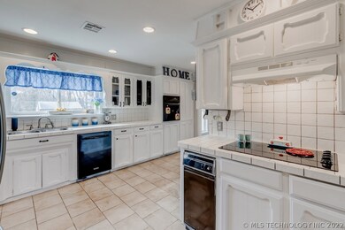 Spacious kitchen with lots of storage and counter