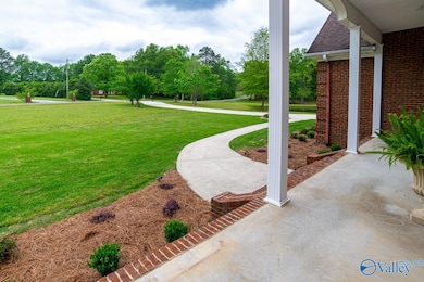 1102 Vines Dr NE, Hartselle, AL 35640 - photo 6