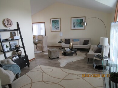 4054 Cambridge Dr, Country Club Hills, IL 60478 - photo 3