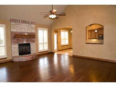 2704 SE 5th St, Moore, OK 73160 - photo 6