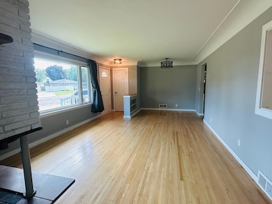 417 4th St NE, Osseo, MN 55369 - photo 4