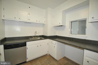 6301 N Charles St unit 202, Baltimore, MD 21212 - photo 5