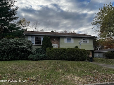 1036 Allen Dr, Hazleton, PA 18201 - photo 2