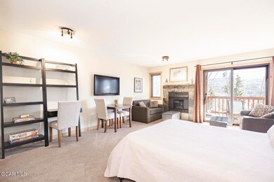 Main Living 1