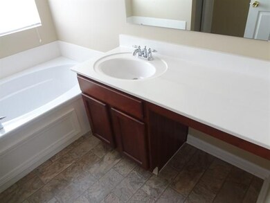 2620 Monarchy Ln, Greenwood, IN 46143 - photo 5