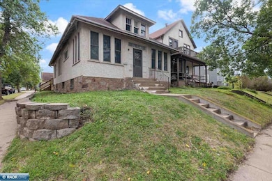 1219 E 13th St, Hibbing, MN 55746 - photo 2