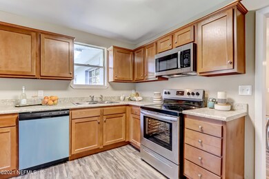 6607 Aires Rd, Jacksonville, FL 32244 - photo 7