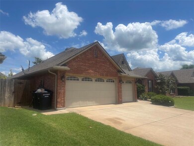 1012 Lanie Ln, Moore, OK 73160 - photo 4