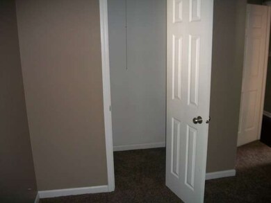 114 Pecos Cir, Carpentersville, IL 60110 - photo 2