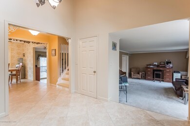 007-Foyer-2519550-medium