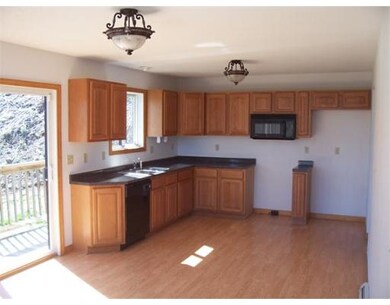 591 Old Warren Rd unit 1, Palmer, MA 01069 - photo 3