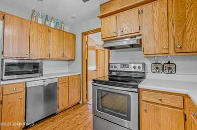 908 Randolph St, Glasgow, MO 65254 - photo 4