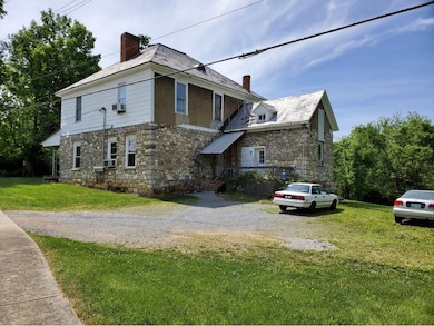 729 E Maple St, Johnson City, TN 37601 - photo 3