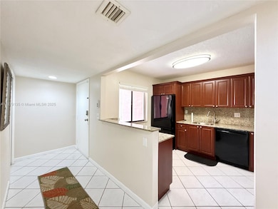 227 Lakeview Dr unit 103, Weston, FL 33326 - photo 6