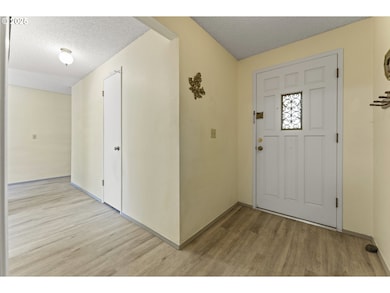 820 NE Cochran Ave, Gresham, OR 97030 - photo 5