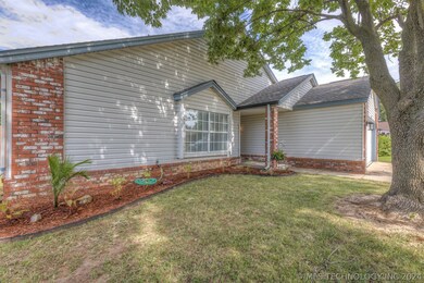 3712 S Sycamore Ave, Broken Arrow, OK 74011 - photo 4